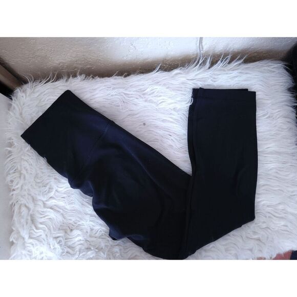 245- GUC Size 4 Lululemon Align Crop 21" - Picture 4 of 4